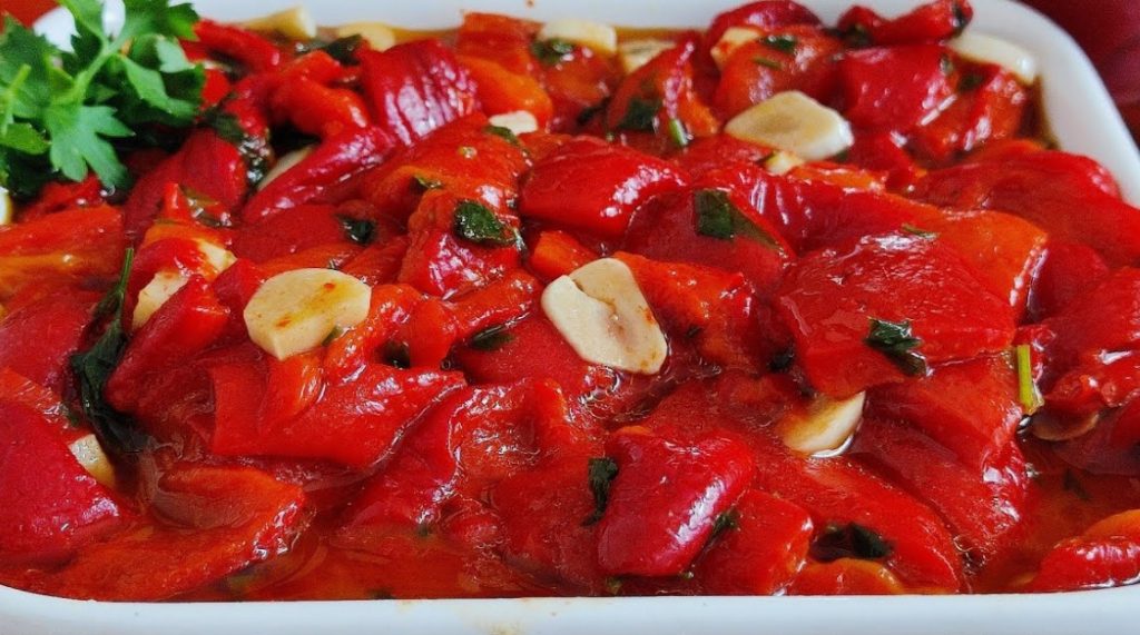 Közlenmiş Kapya Biber Mezesi Yanına Ne Gider?