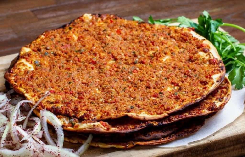 Lahmacunun Yanına Ne Gider? En Güzel Mezeler